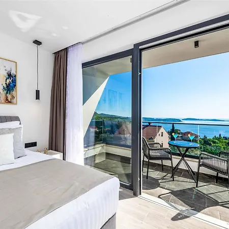 Vila Coastal Bliss *