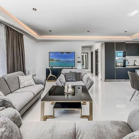 Coastal Bliss Mlini